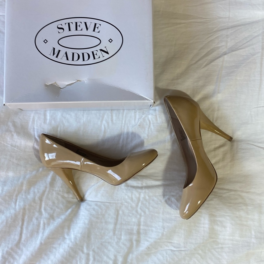 Steve Madden Unity Blush Pat Heel Size 8